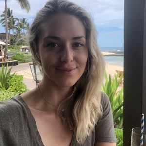 Meet your Posher, Alexis